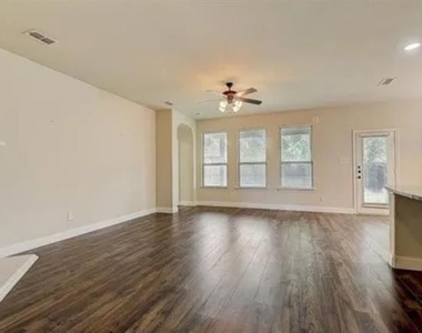 613 Cypress Hill Drive - Photo Thumbnail 5