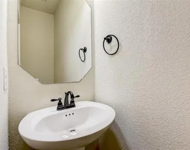 613 Cypress Hill Drive - Photo Thumbnail 15