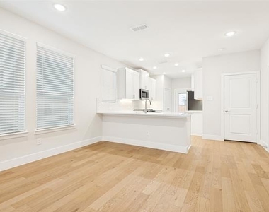 11587 Pinto Street - Photo Thumbnail 5