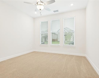 11587 Pinto Street - Photo Thumbnail 13