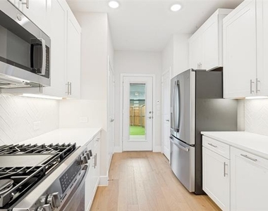 11587 Pinto Street - Photo Thumbnail 7