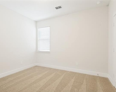 11587 Pinto Street - Photo Thumbnail 21