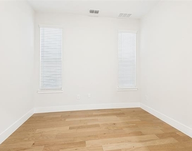 11587 Pinto Street - Photo Thumbnail 11