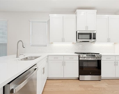 11587 Pinto Street - Photo Thumbnail 6
