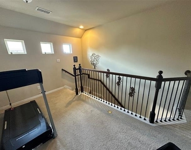 3421 Palm Lake Drive - Photo Thumbnail 16