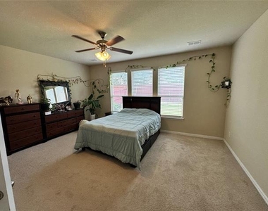 3421 Palm Lake Drive - Photo Thumbnail 8