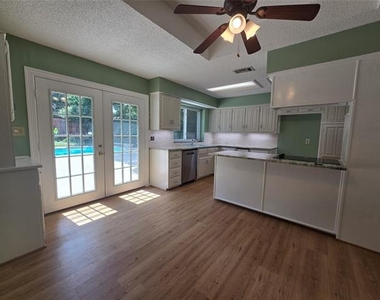 3105 Copper Creek Drive - Photo Thumbnail 4