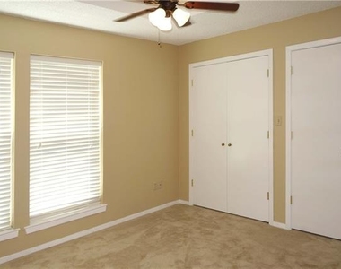 3105 Copper Creek Drive - Photo Thumbnail 13