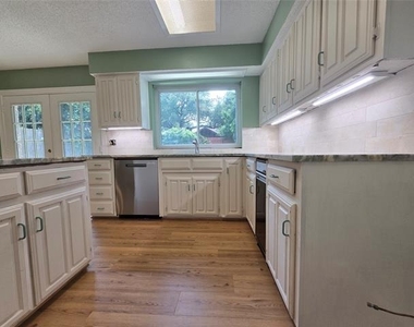 3105 Copper Creek Drive - Photo Thumbnail 6