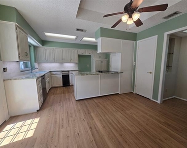 3105 Copper Creek Drive - Photo Thumbnail 8