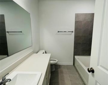 1836 Lockhart Drive - Photo Thumbnail 12