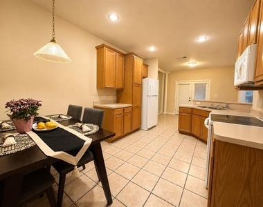 9929 Dryden Lane - Photo Thumbnail 7