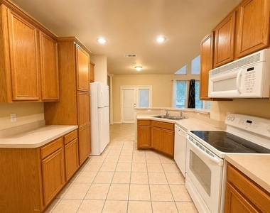 9929 Dryden Lane - Photo Thumbnail 6