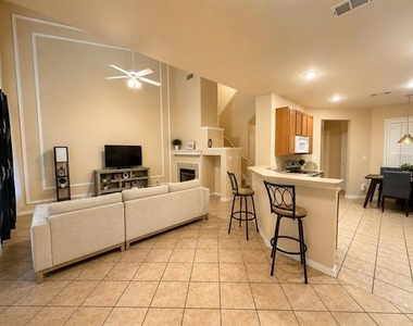 9929 Dryden Lane - Photo Thumbnail 3