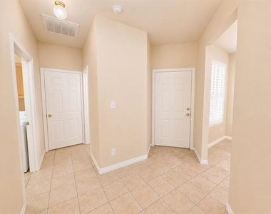 9929 Dryden Lane - Photo Thumbnail 4