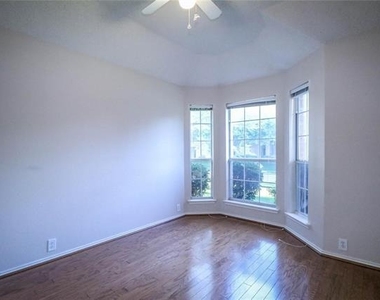 10613 Brandenberg Drive - Photo Thumbnail 9