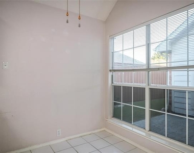 10613 Brandenberg Drive - Photo Thumbnail 8
