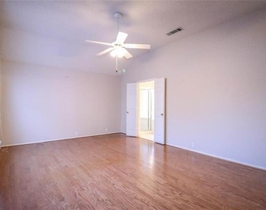 10613 Brandenberg Drive - Photo Thumbnail 13