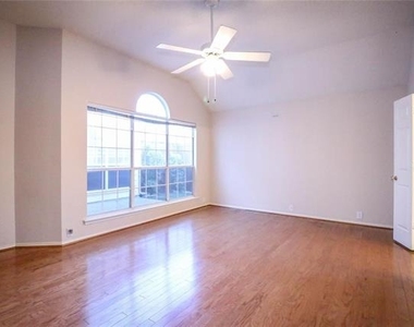 10613 Brandenberg Drive - Photo Thumbnail 12