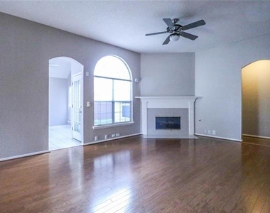 10613 Brandenberg Drive - Photo Thumbnail 4