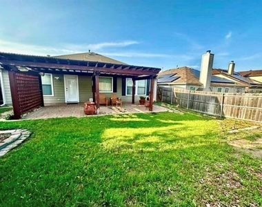 717 Kentucky Derby Lane - Photo Thumbnail 7