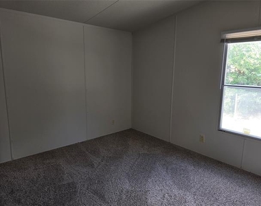 1213 Terry Drive - Photo Thumbnail 8