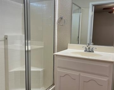 10921 Colonial Heights Lane - Photo Thumbnail 3