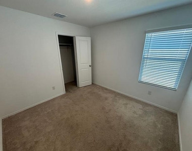 206 Sunflower Street - Photo Thumbnail 14