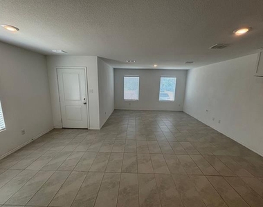 206 Sunflower Street - Photo Thumbnail 5