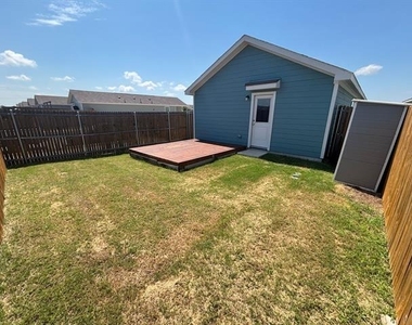206 Sunflower Street - Photo Thumbnail 23
