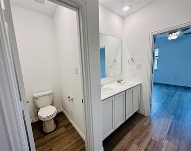 8112 Green Heron Drive - Photo Thumbnail 14