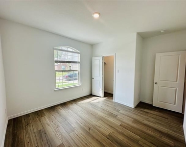 8112 Green Heron Drive - Photo Thumbnail 5