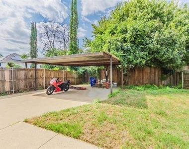 2709 Brittany Drive - Photo Thumbnail 23