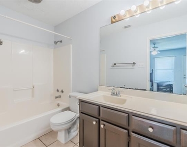 2709 Brittany Drive - Photo Thumbnail 13