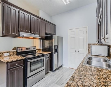 2709 Brittany Drive - Photo Thumbnail 5