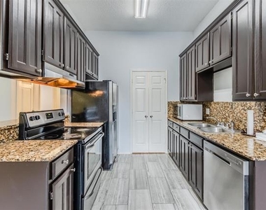 2709 Brittany Drive - Photo Thumbnail 6