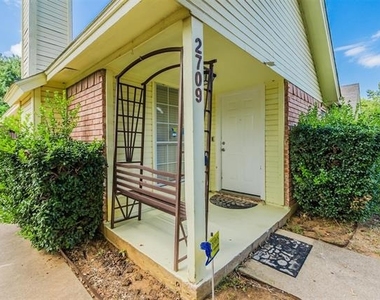 2709 Brittany Drive - Photo Thumbnail 24