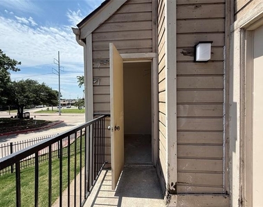 9801 Walnut Street - Photo Thumbnail 22