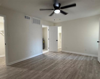 9801 Walnut Street - Photo Thumbnail 11