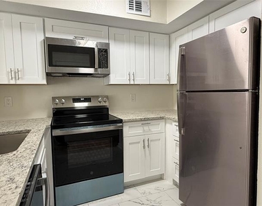 9801 Walnut Street - Photo Thumbnail 6