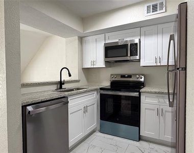 9801 Walnut Street - Photo Thumbnail 5