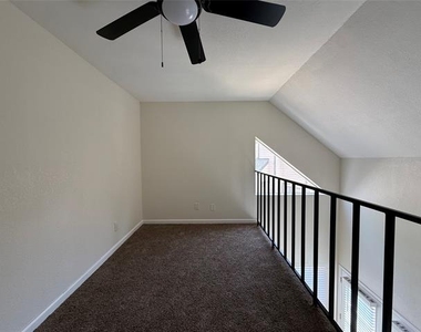 9801 Walnut Street - Photo Thumbnail 16