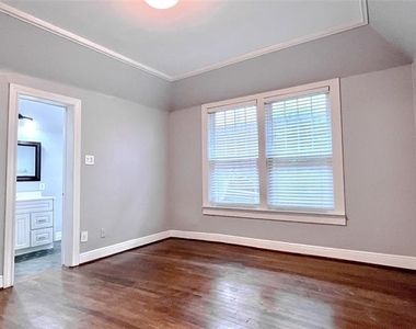 5325 Reiger Avenue - Photo Thumbnail 3