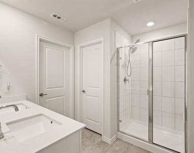 1006 Tall Grass Drive - Photo Thumbnail 13
