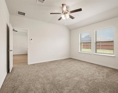 1006 Tall Grass Drive - Photo Thumbnail 12