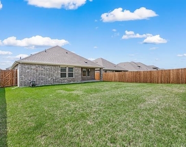 1006 Tall Grass Drive - Photo Thumbnail 24