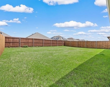 1006 Tall Grass Drive - Photo Thumbnail 25