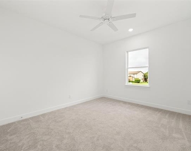 5609 Woodlands Drive - Photo Thumbnail 22