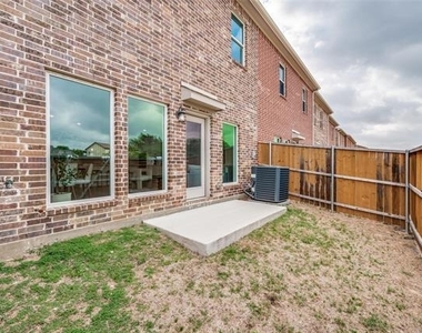 5609 Woodlands Drive - Photo Thumbnail 25