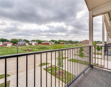 5609 Woodlands Drive - Photo Thumbnail 23